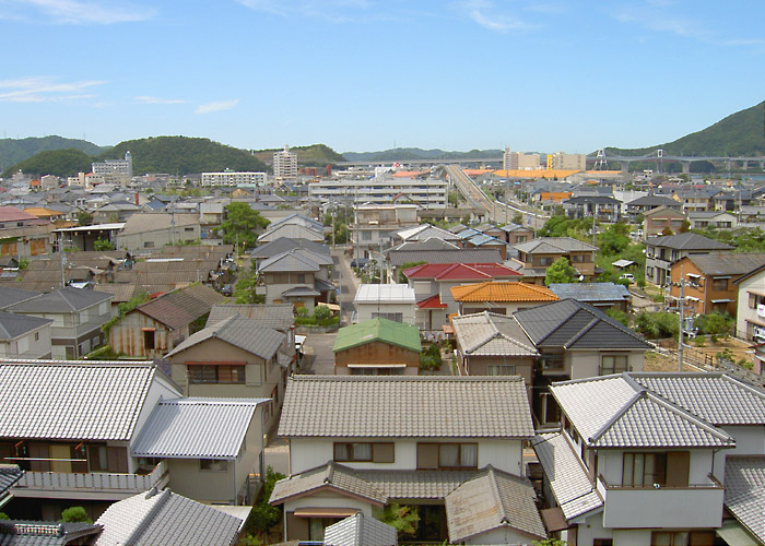 実家の空き家を相続してしまったら！？流動性の低い、農地で廃墟の処分方法