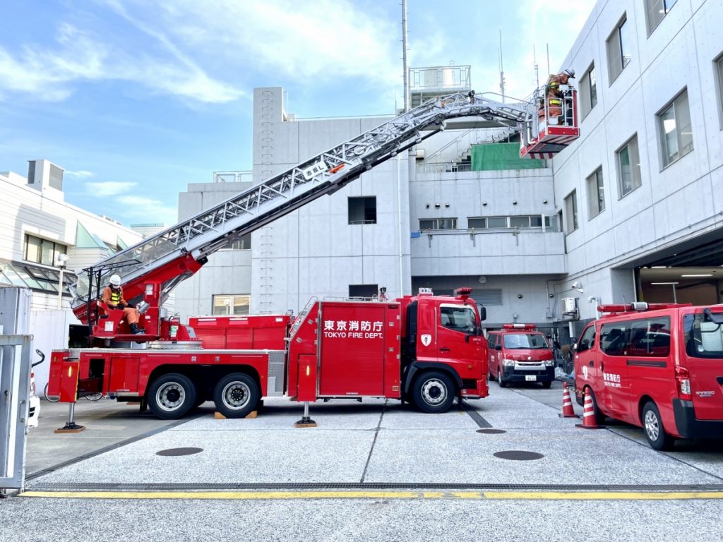 はしご車は何階まで届くか？